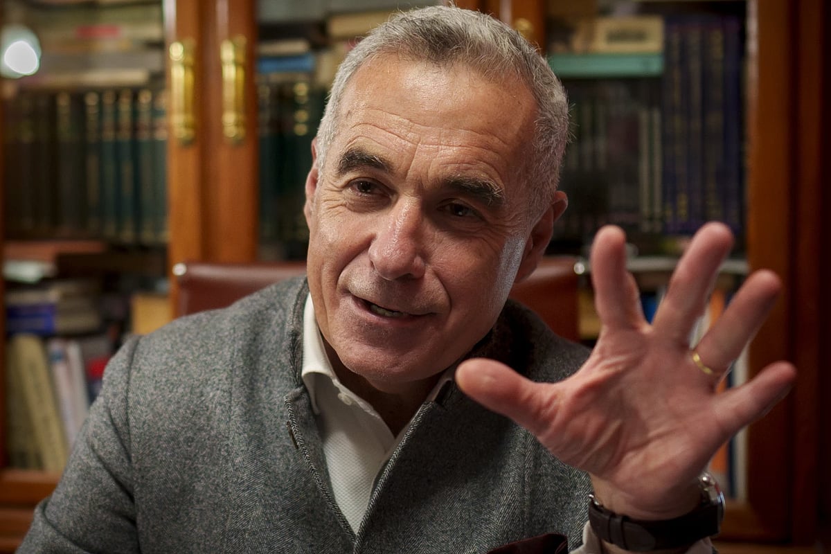 AP : Romania's far-right candidate Calin Georgescu