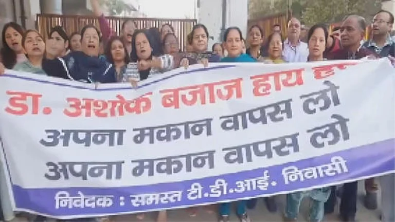 'Hindu Housing Society' Stages 'Makaan Vaapis Lo' Protest After Sale Of Flat To Muslim Doctor - | Photo: X