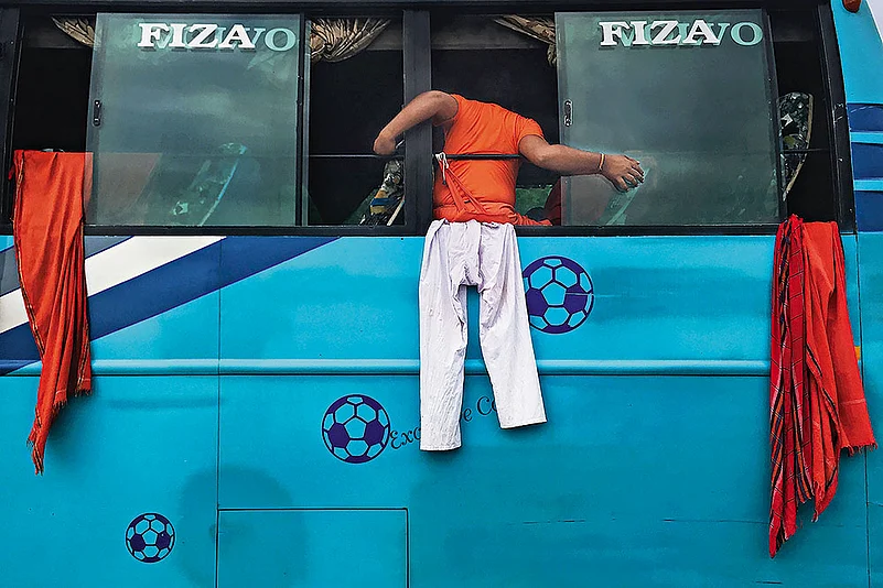 The Street Life: Snapshots from the Serendipity
photo series