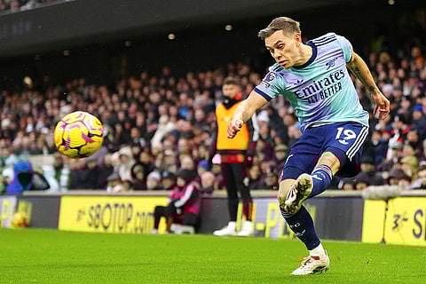 EPL 2024-25, FUL vs ARS: Arsenal's Leandro Trossard kicks the ball