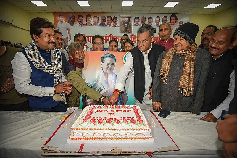 Sonia Gandhis birthday celebration in Patna