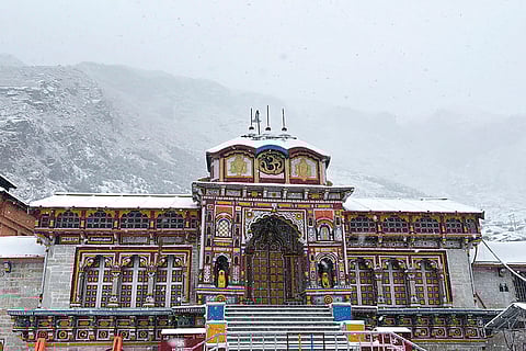 Weather: Snowfall at Chamoli