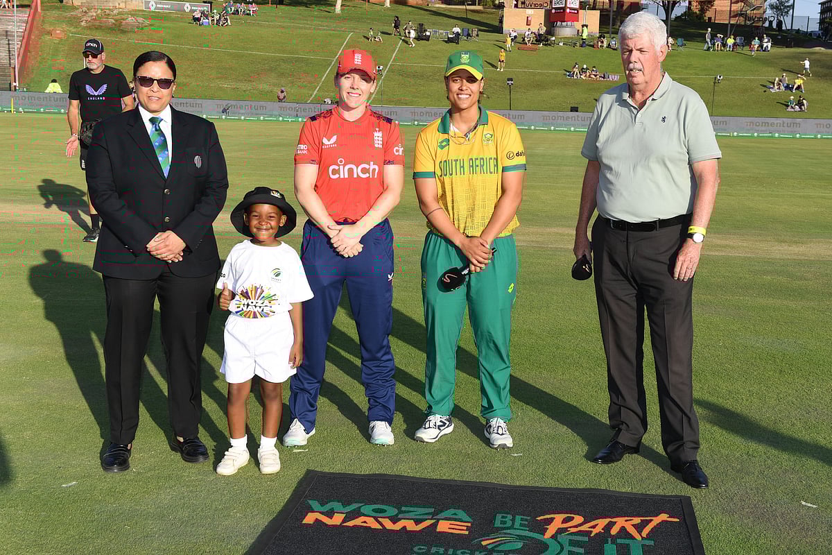 X | Proteas Women  : South Africa Women Vs England Women Toss. 