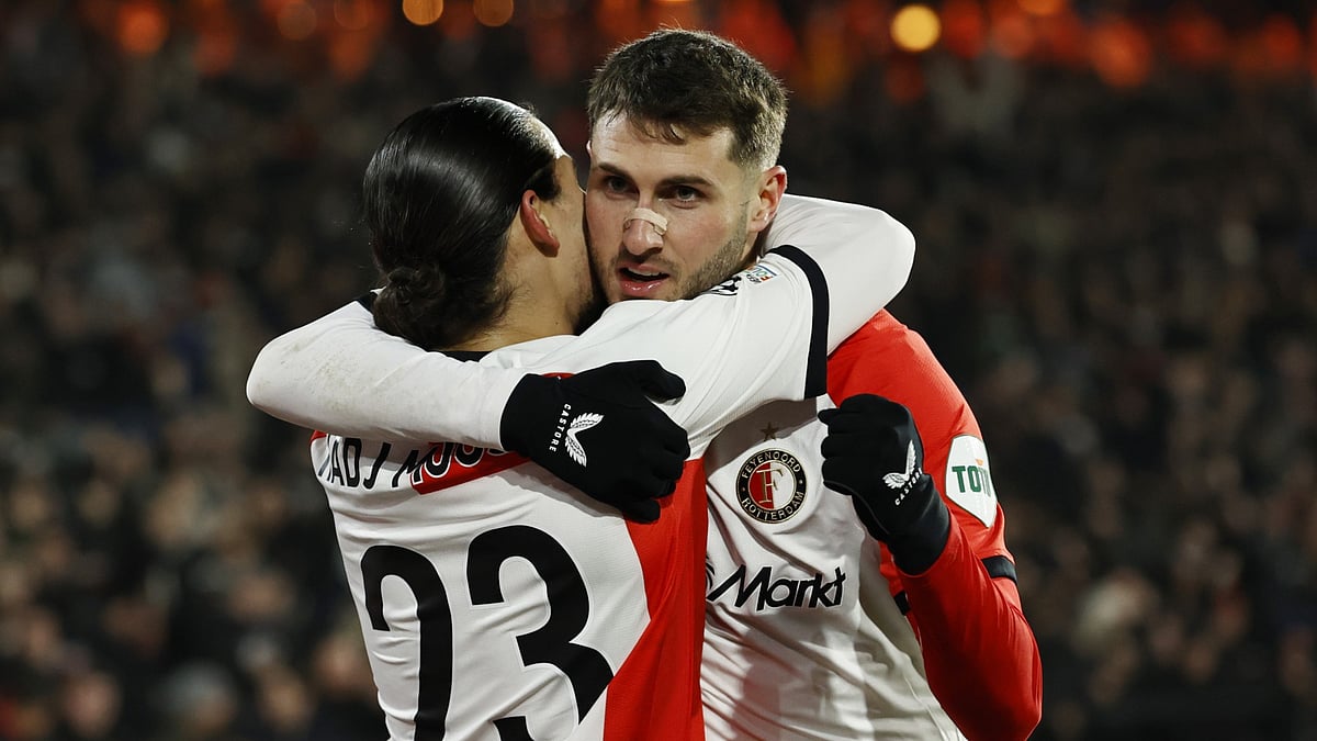 Feyenoord celebrate fourth goal against Sparta Prague