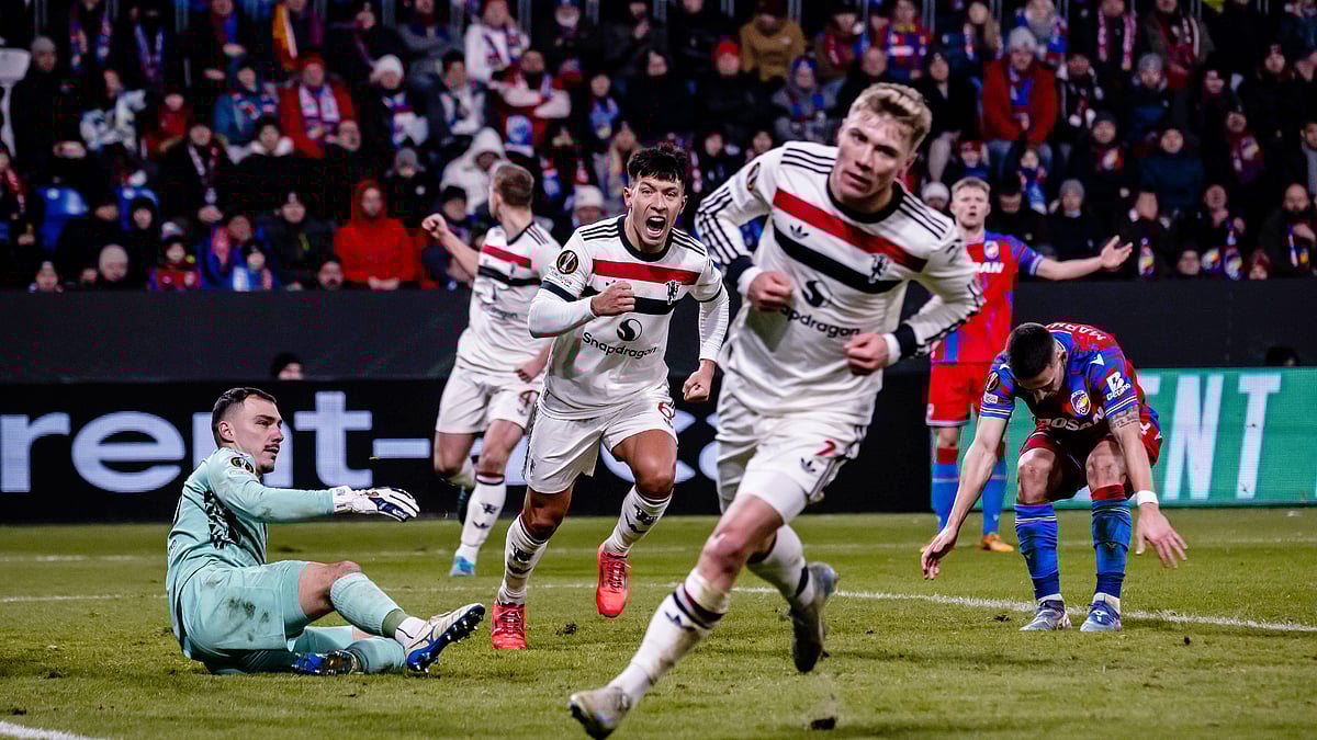 Rasmus Hojlund celebrates for Manchester United - null