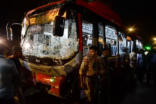 Mumbai Bus Driver Steals Bags Of Dead Woman In Kurla Accident | Video
