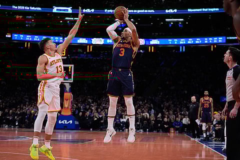 NBA Cup Quarter-Final: Knicks' Josh Hart (3) shoots over Atlanta Hawks' Bogdan Bogdanovic