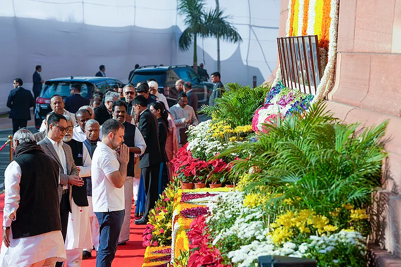 23 Years Since 2001 Parliament Attack, Tribute to Parliament attack martyrs in Photos: Rahul Gandhi