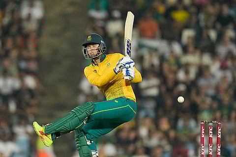 RSA Vs PAK, 2nd T20I: South Africa's Rassie van der Dussen miss-plays a shot