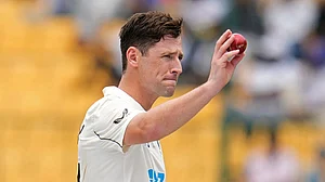 | Photo: AP/Aijaz Rahi : New Zealand's Matt Henry