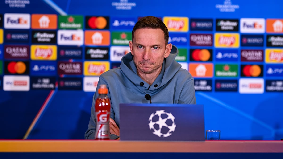 Pep Lijnders pictured after Salzburg's 3-0 loss to Paris Saint-Germain last week