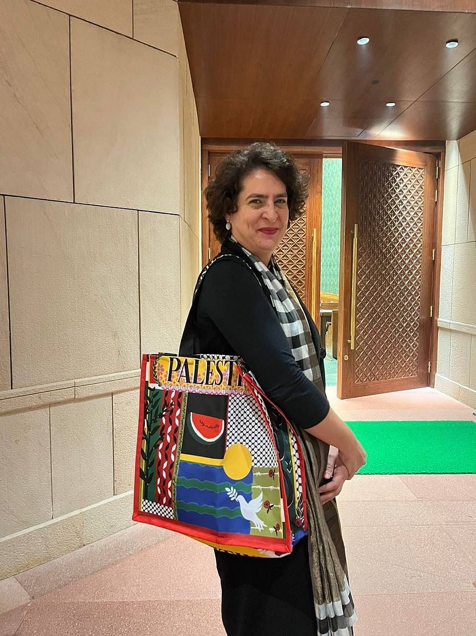 | Photo- Shama Mohamed X Handle : Priyanka Gandhi Expresses Solidarity With Palestine, Carries ‘Palestine’ Bag In Parliament
