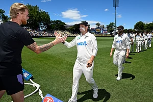 | Photo: Andrew Cornaga/Photosport via AP : NZ vs ENG 3rd Test: England captain Ben Strokes shakes hands with New Zealand captain Tom Latham