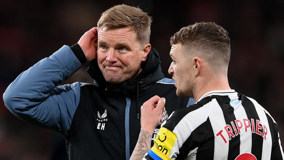 Eddie Howe and Kieran Trippier look dejected after the 2023 EFL Cup final