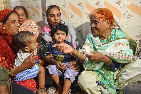 Indian woman returns from Pak after 22yrs