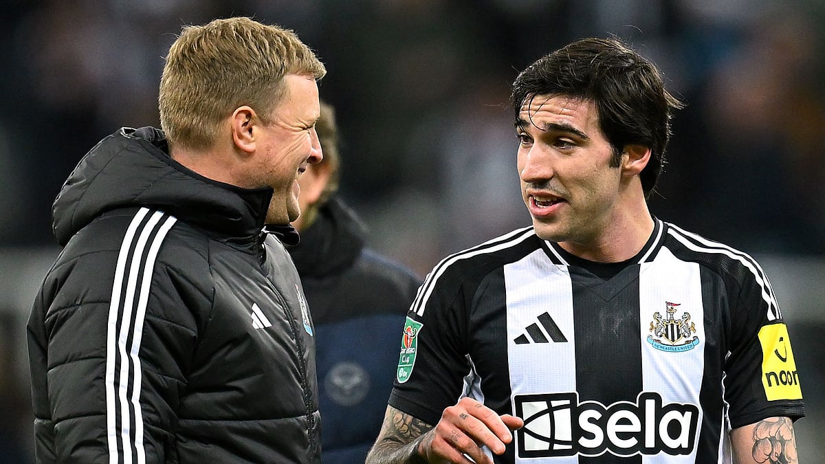 Eddie Howe congratulates Newcastle ace Sandro Tonali