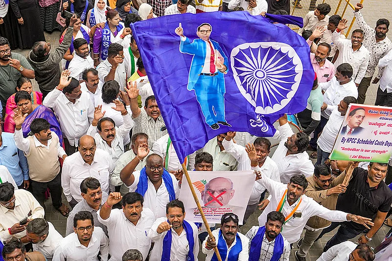 KPCC SC Morcha protest against Shah in Bluru