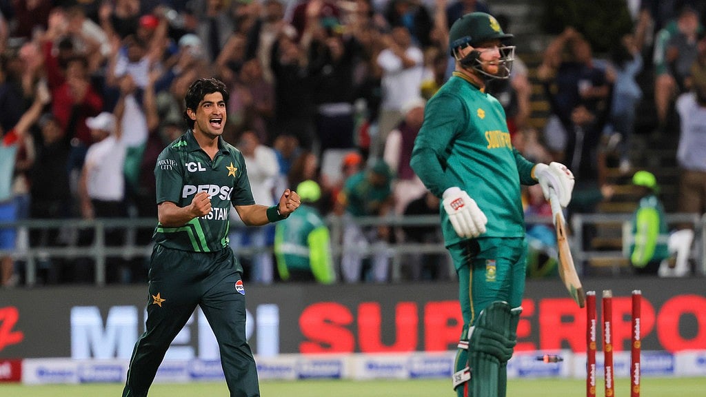 AP/Halden Krog : Naseem Shah celebrates after dismissing Heinrich Klaasen during the second ODI between Pakistan and South Africa in Cape Town. 