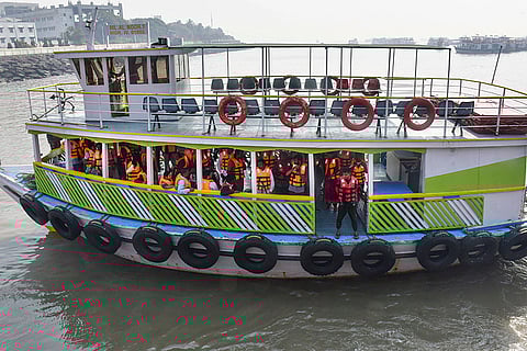 Life jackets mandatory for boat rides from Gateway of India