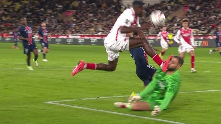 Screengrab of the incident involving Monaco defender Wilfried Singo (left) and Paris Saint-Germain goalkeeper Gianluigi Donnarumma in Ligue 1. - null