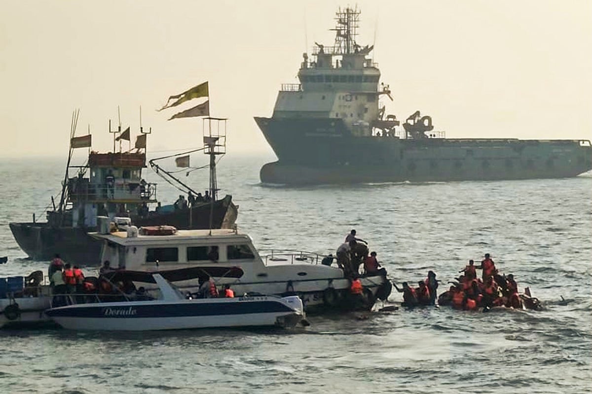 Mumbai Boat Accident Ferry capsized off Mumbai coast after Navy Speedboat Crashes Into Ferry: 1