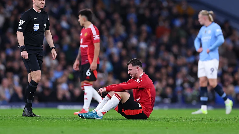 Manchester United midfielder Mason Mount - null