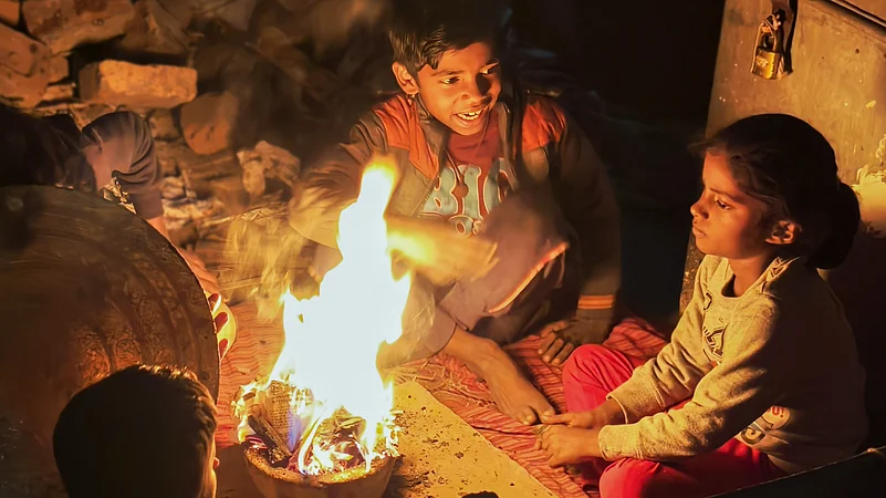 Weather Update | Dense Fog In Delhi | Srinagar