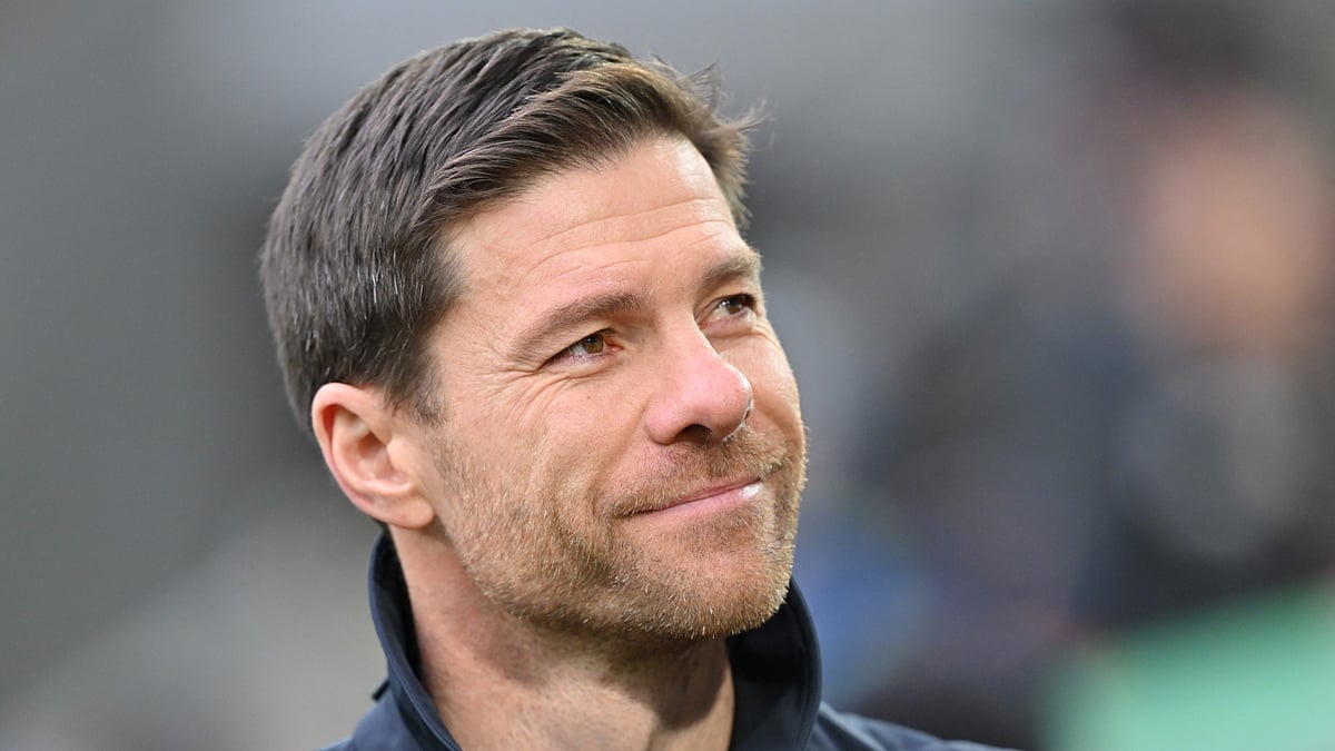 Bayer Leverkusen head coach Xabi Alonso