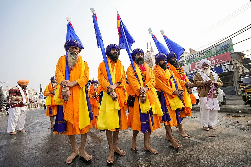 Procession to mark martyrdom of four Sahibzade