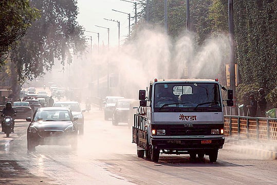 Noida AQI Today: Crisis Levels at 837 as Air Pollution Becomes Hazardous