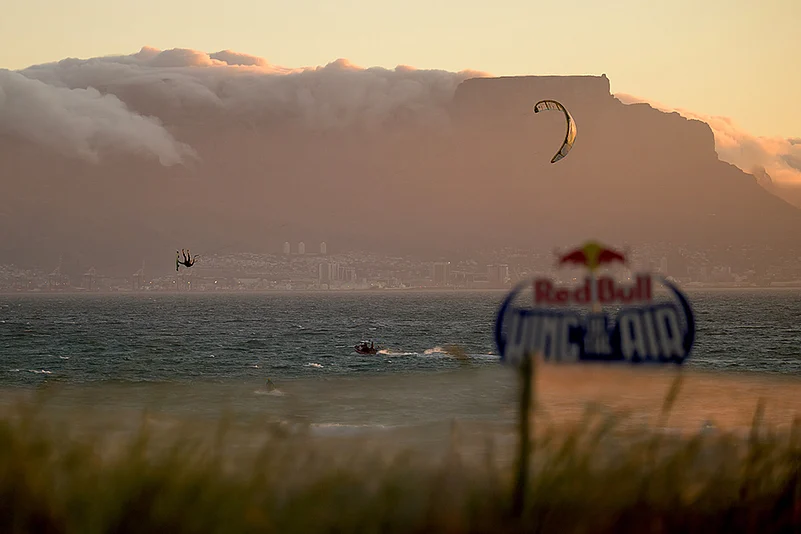Red Bull King Of The Air 2024 Finale Air kiteboarding competition photos: 4
