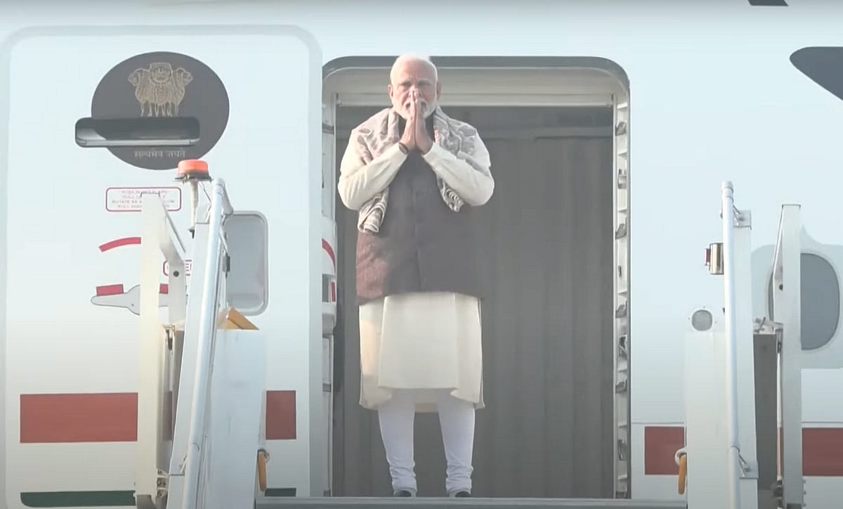 PTI : PM Modi emplanes for Kuwait