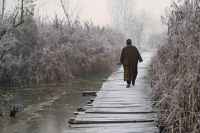 Kashmir winter weather Photo: Chillai Kalan begins in Kashmir_4
