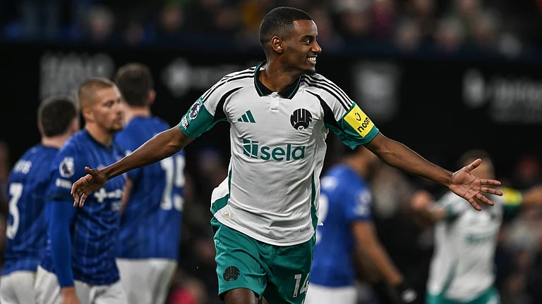 Alexander Isak put Ipswich to the sword - null