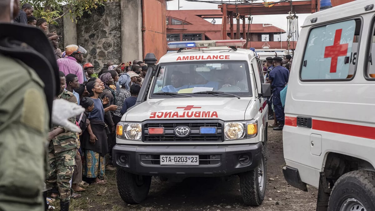 | Photo: AP : 38 Dead, Over 100 Missing After Ferry Capsizes In Busira River