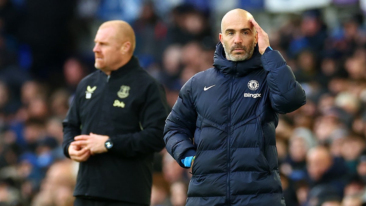 Enzo Maresca and Sean Dyche on the touchline during Everton and Chelsea' 0-0 draw.