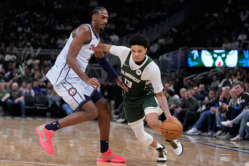 NBA Basketball Game: Washington Wizards vs Milwaukee Bucks