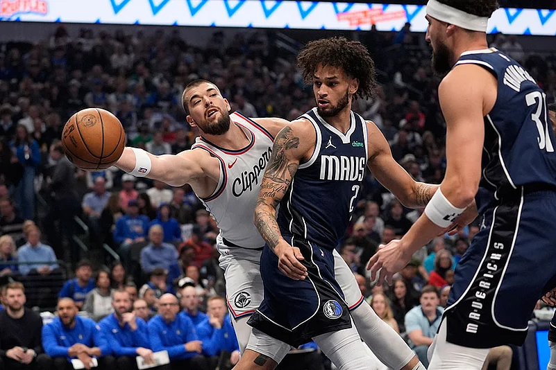 NBA Basketball: Dallas Mavericks vs Los Angeles Clippers