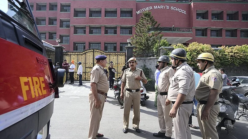 Delhi School Bomb Threats | Teachers To Be Trained In Crisis Management |