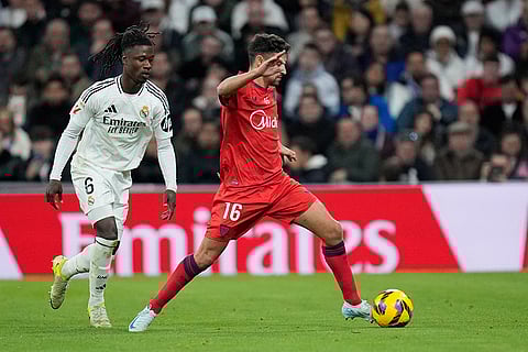 La Liga 2024-25: Sevilla's Jesus Navas controls the ball