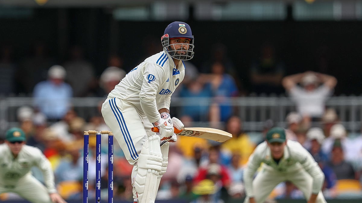 AP Photo/Pat Hoelscher : India's Rishabh Pant bats during play on day three