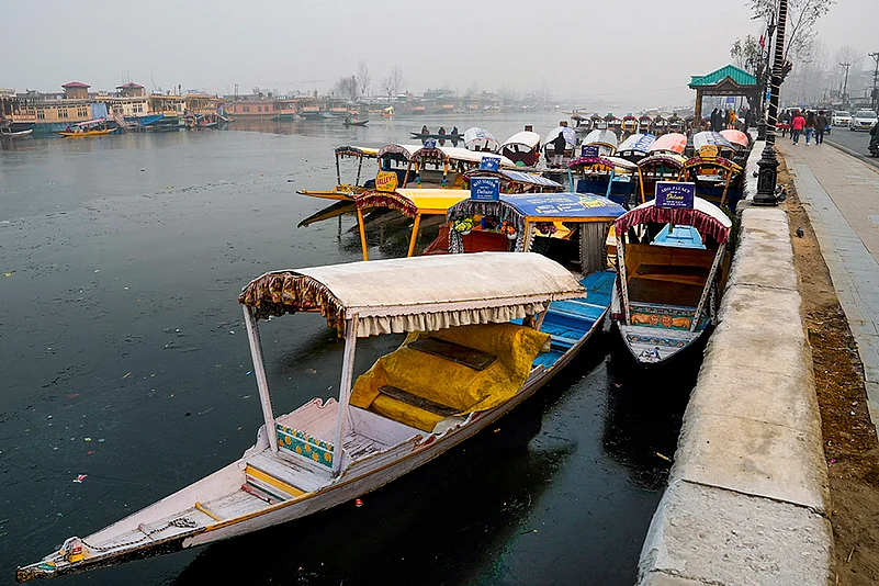 North India winter weather: Chilla-i-Kalan in Kashmir