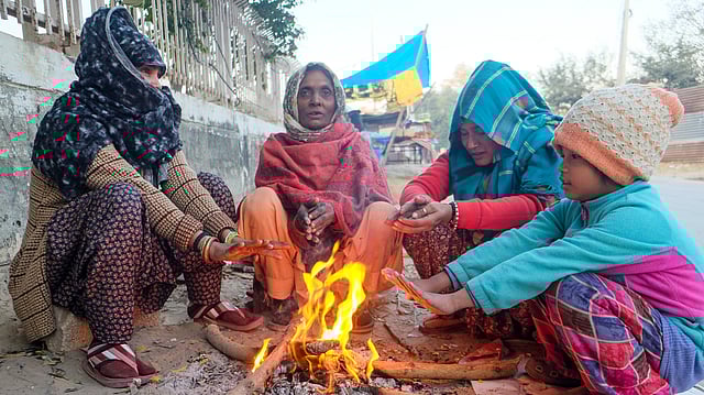 Weather Wrap Dec 24: Delhi To Remain Cool With 'Severe' AQI, Mumbai, Chennai, Bengaluru, Kolkata Likely Receive Light Rainfall; Kashmir Freezes