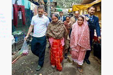 Rahul Gandhi visits vegetable market in New Delhi