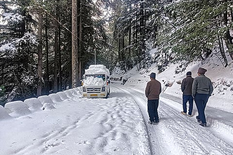 Weather: Snowfall in Uttarkashi