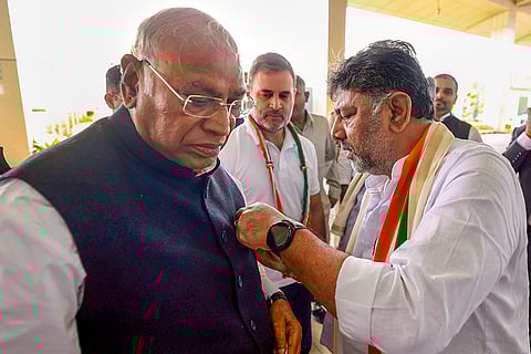 Rahul Gandhi, Kharge arrive in Belagavi