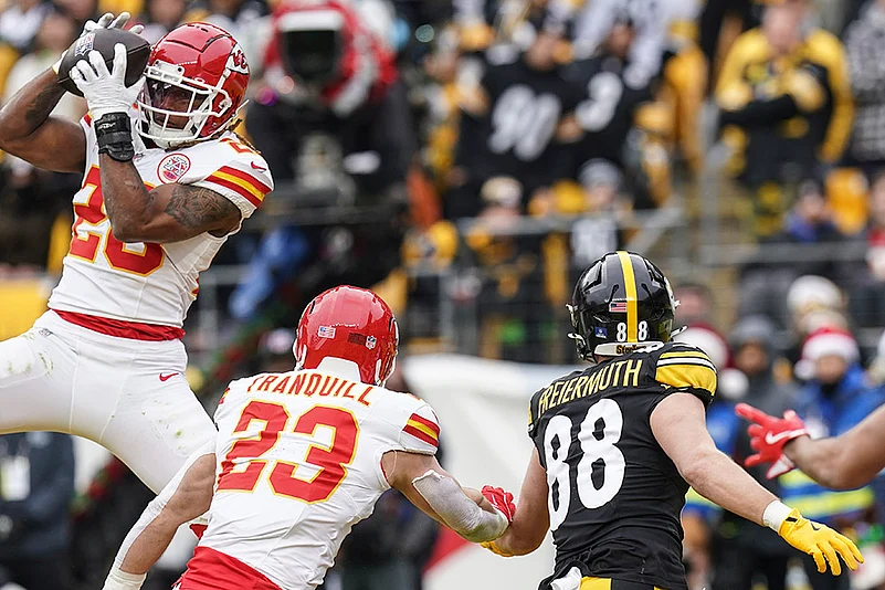 NFL Kansas City Chiefs vs Pittsburgh Steelers Football pics: Justin Reid