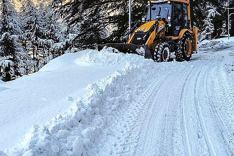 Weather: Snowfall in Uttarkashi