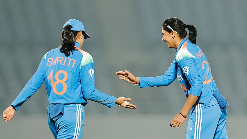 harman and smriti X bcci women