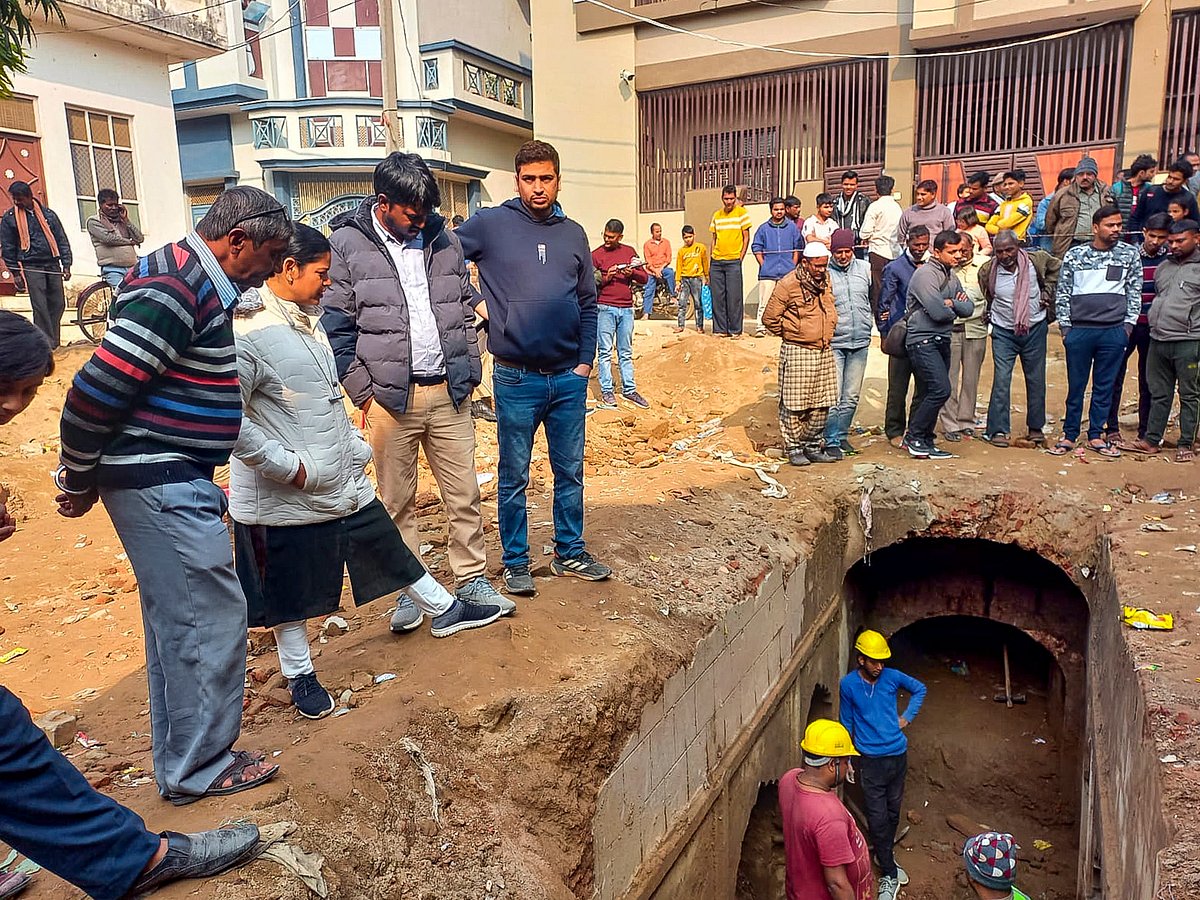 PTI : ASI team assessing stepwell in Chandausi area of Sambhal district in Uttar Pradesh